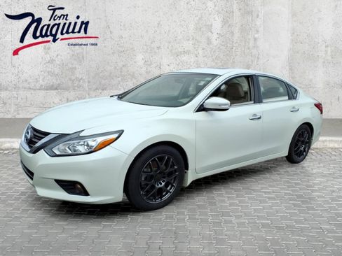 Used 2016 Nissan Altima 2.5 SL w/ Moonroof Package image 1