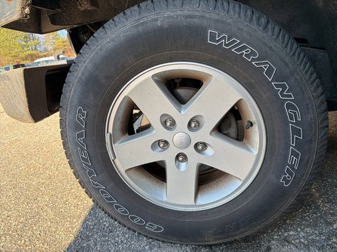 Used 2018 Jeep Wrangler Unlimited Sport S image 10