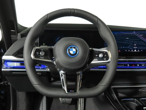 Used 2025 BMW i7 eDrive50 w/ M Sport Package RWD image 27