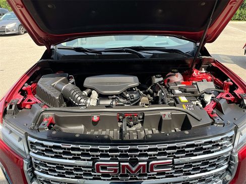 Used 2023 GMC Acadia Denali w/ Denali Technology Package image 32