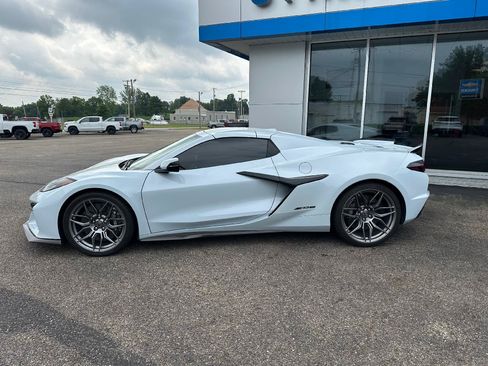 Used 2023 Chevrolet Corvette Z06 RWD image 10