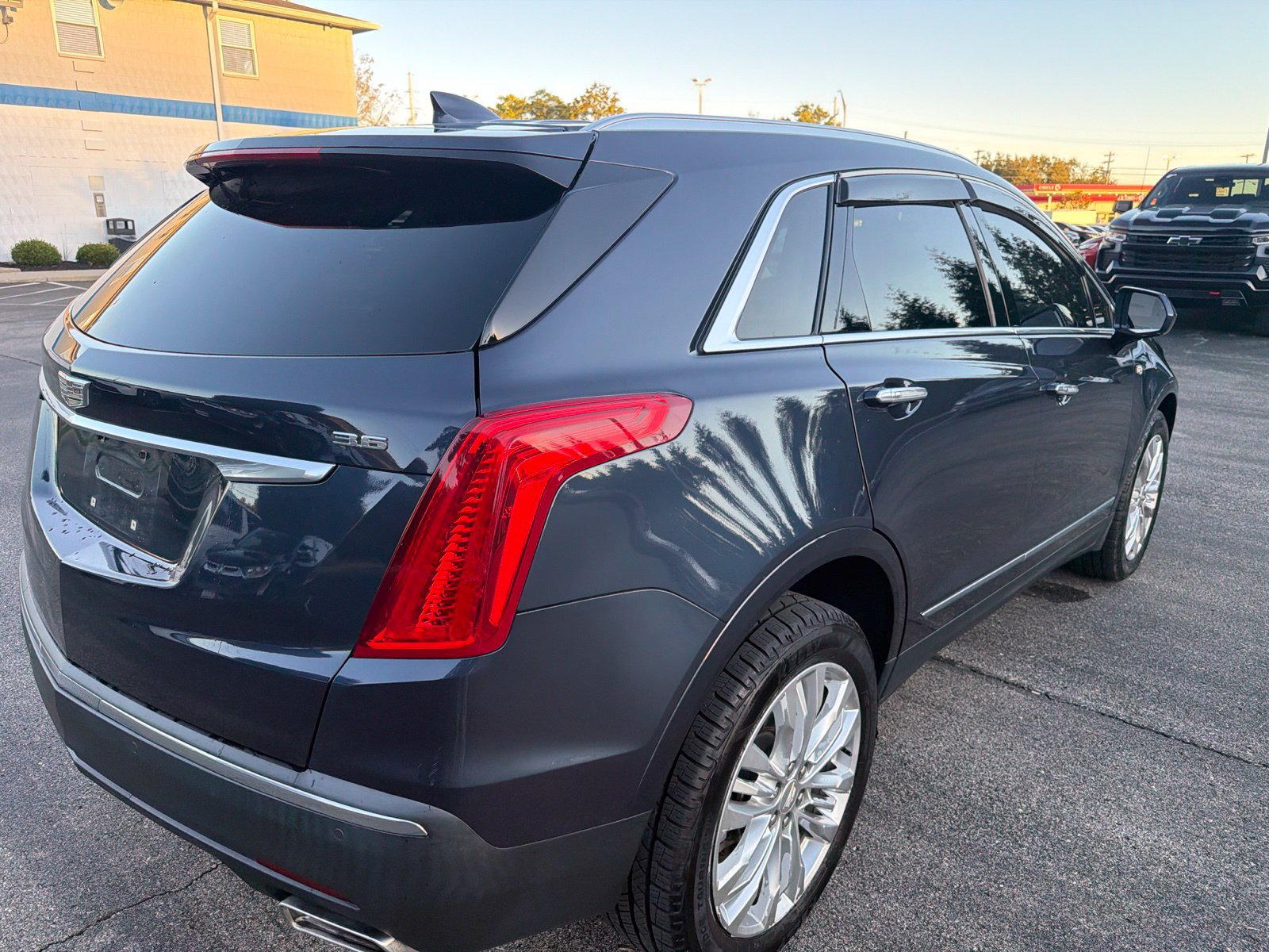 Used 2019 Cadillac XT5 Premium Luxury FWD image 5