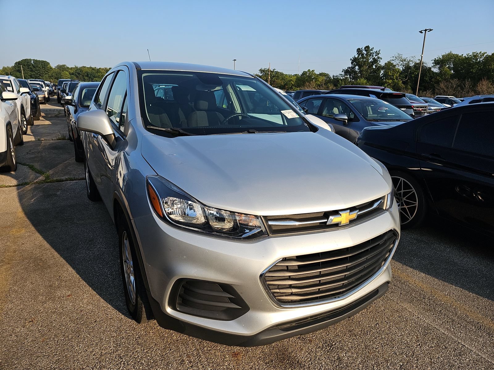 Used 2019 Chevrolet Trax LS FWD image 2