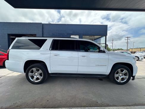 Used 2016 Chevrolet Suburban LT RWD image 8