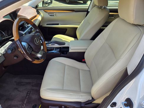 Used 2017 Lexus ES 300h w/ Navigation System Package FWD image 15