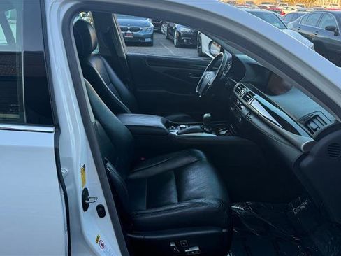 Used 2013 Lexus LS 460 w/ Comfort Pkg image 9