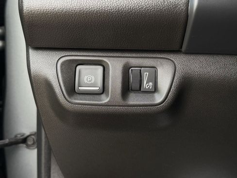 Used 2023 GMC Acadia SLE w/ Driver Convenience Package image 24