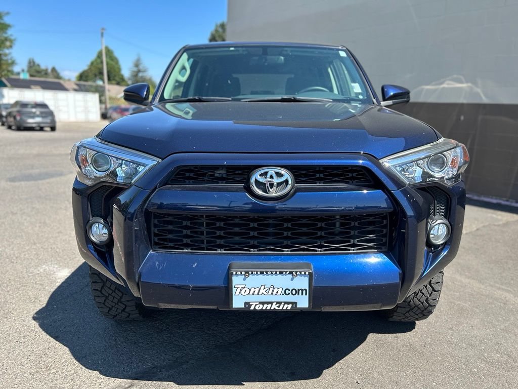 Used 2019 Toyota 4Runner SR5 AWD/4WD image 12