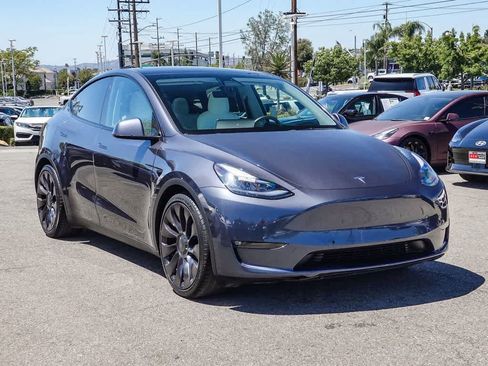 Used 2021 Tesla Model Y Performance AWD/4WD image 3