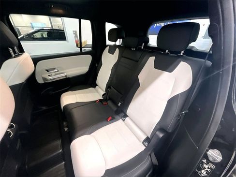 Used 2022 Mercedes-Benz GLB 250 4MATIC image 15