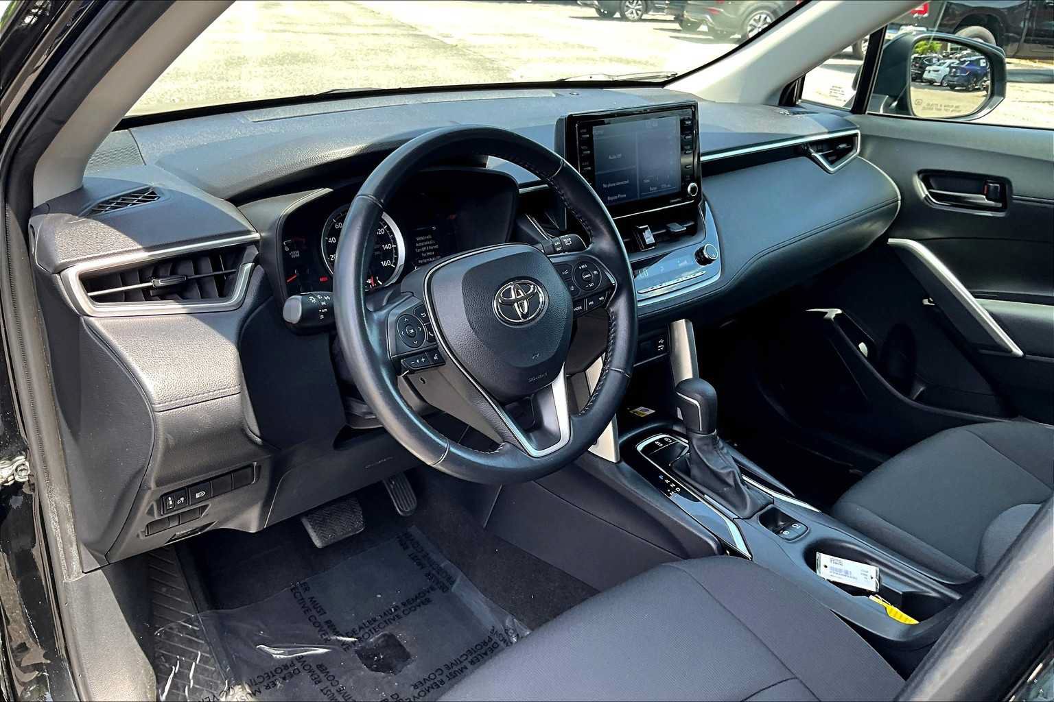 Used 2022 Toyota Corolla Cross LE FWD image 16