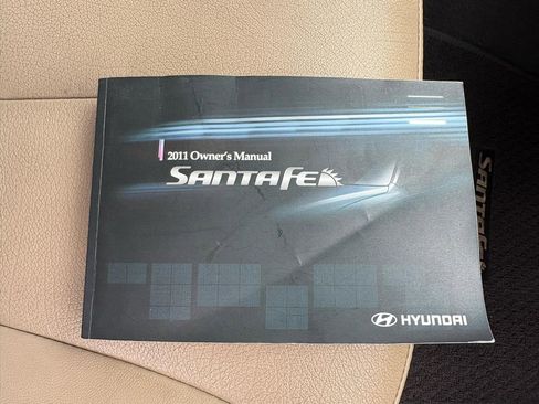 Used 2011 Hyundai Santa Fe Limited w/ Navigation Pkg 4 image 32