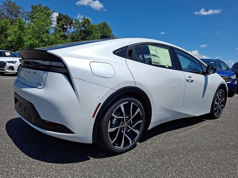 New 2026 Toyota Prius Plug-In Hybrid FWD image 6