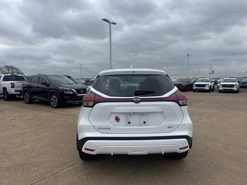 Used 2023 Nissan Kicks SV image 17