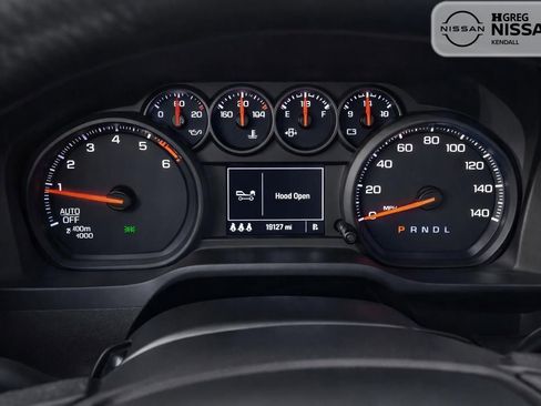 Used 2025 Chevrolet Silverado 1500 Custom RWD image 10