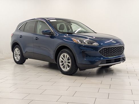 Used 2020 Ford Escape SE image 6