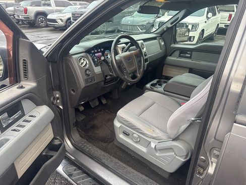 Used 2012 Ford F150 XLT w/ XLT Chrome Pkg image 9