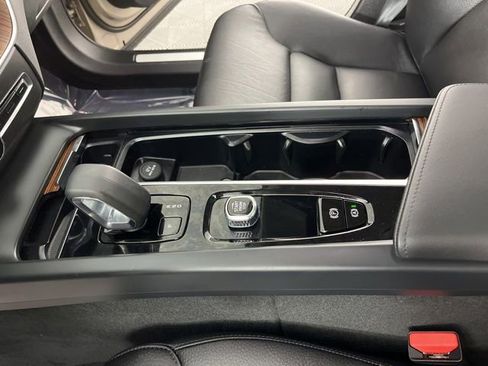 Used 2023 Volvo XC60 B5 Plus w/ Protection Package Premier FWD image 29