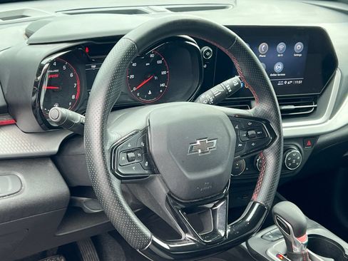 Used 2024 Chevrolet Trax RS w/ Driver Confidence Package FWD image 2