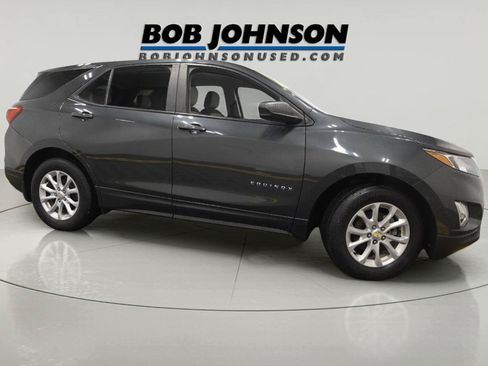 Certified 2020 Chevrolet Equinox LS w/ LS Convenience Package FWD image 1