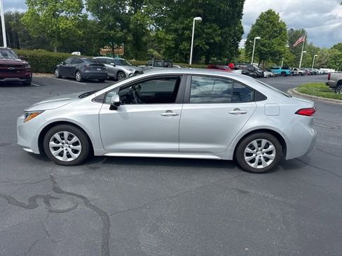 Used 2024 Toyota Corolla LE FWD image 8