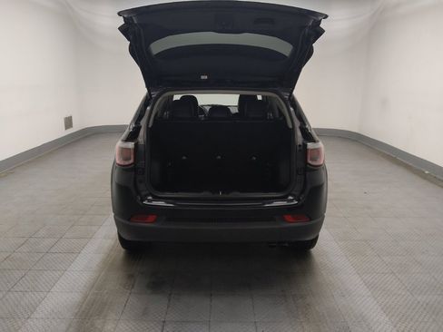 Used 2019 Jeep Compass Latitude FWD image 29