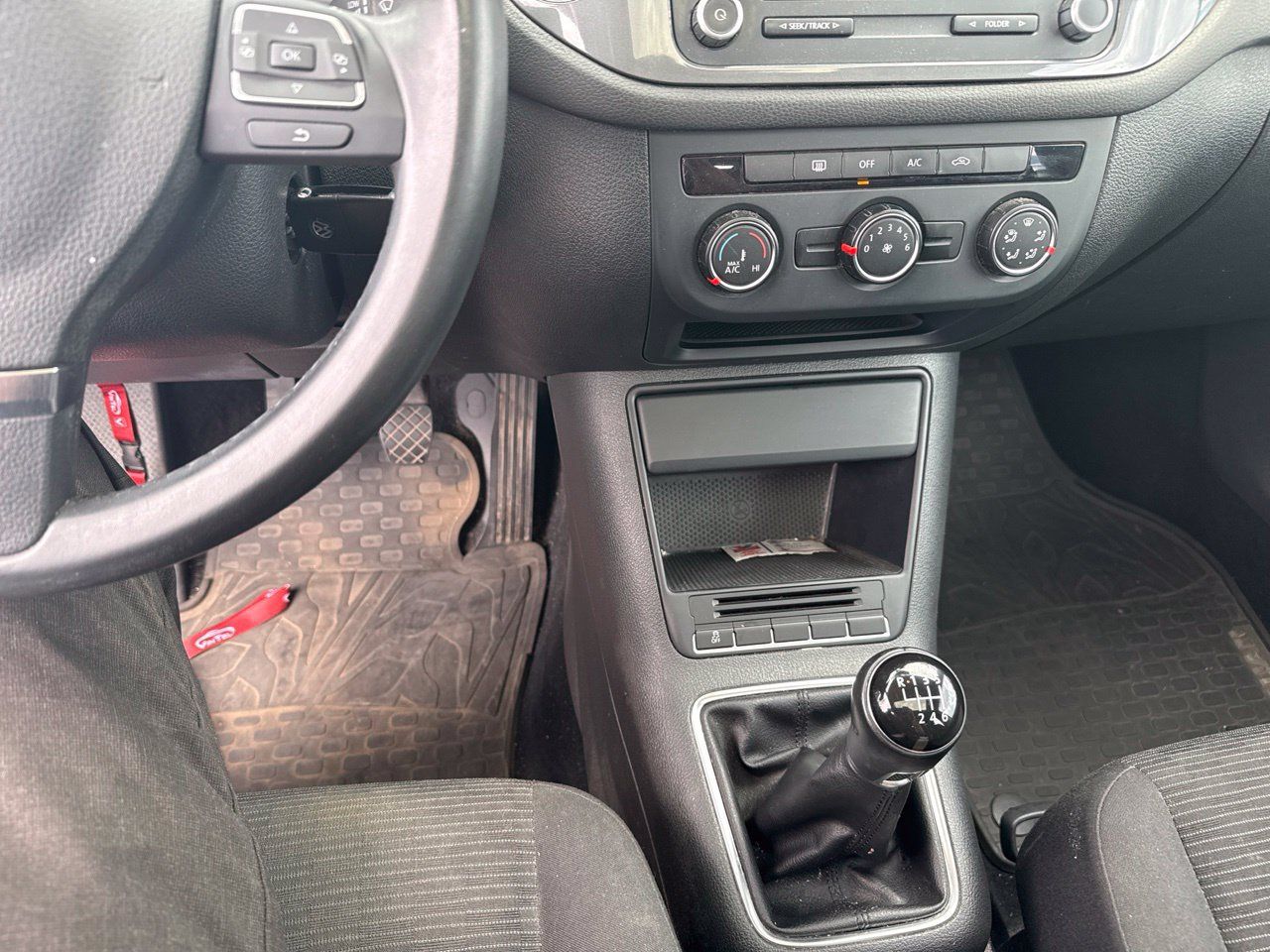 Used 2013 Volkswagen Tiguan S FWD image 2