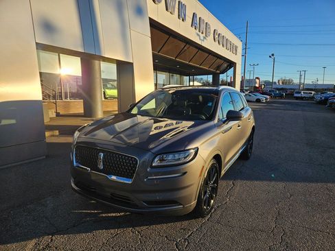 Used 2021 Lincoln Nautilus Reserve w/ Monochromatic Package image 2