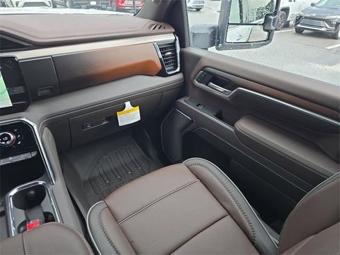 New 2025 GMC Sierra 2500 Denali w/ Denali Reserve Package image 16