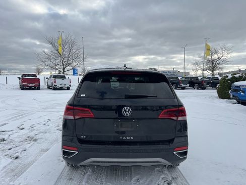 Used 2024 Volkswagen Taos SE image 4