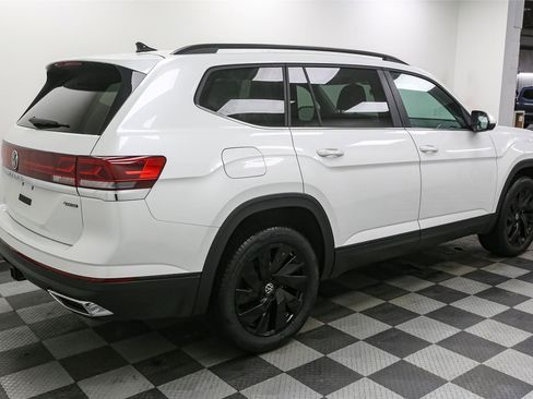 New 2026 Volkswagen Atlas SE image 8