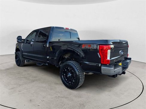 Used 2017 Ford F250 Lariat w/ Lariat Value Package image 3