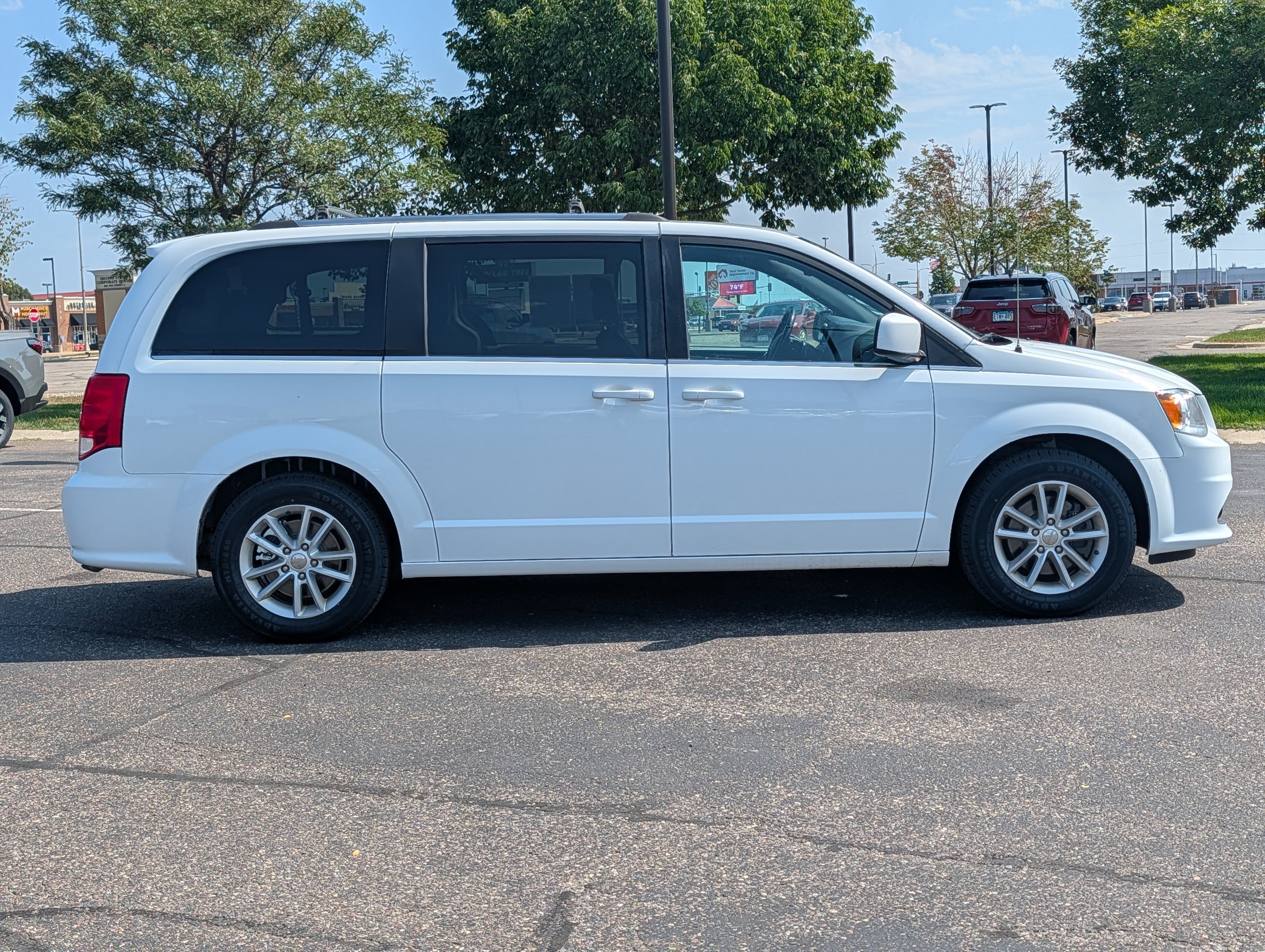 Used 2019 Dodge Grand Caravan SXT FWD image 6