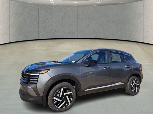 Used 2026 Nissan Kicks SV image 1