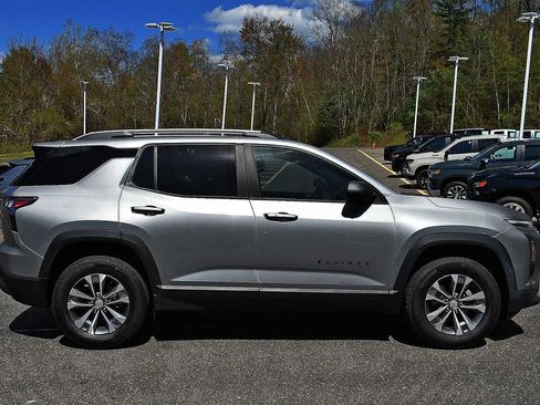 Used 2025 Chevrolet Equinox LT w/ Convenience Package II AWD/4WD image 6