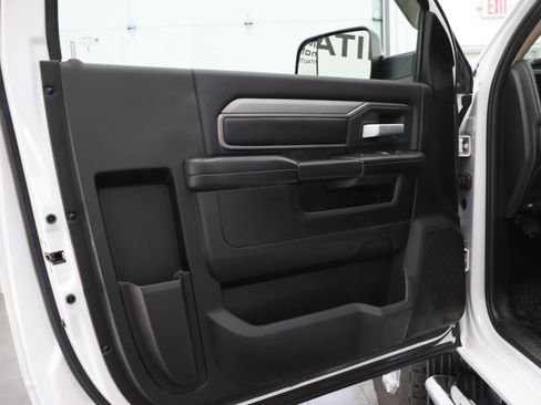 Used 2019 RAM 3500 Tradesman w/ Chrome Appearance Group AWD/4WD image 33