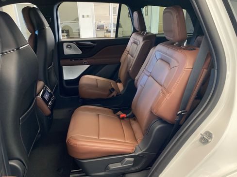 New 2026 Lincoln Aviator Reserve w/ Luxury Package image 9