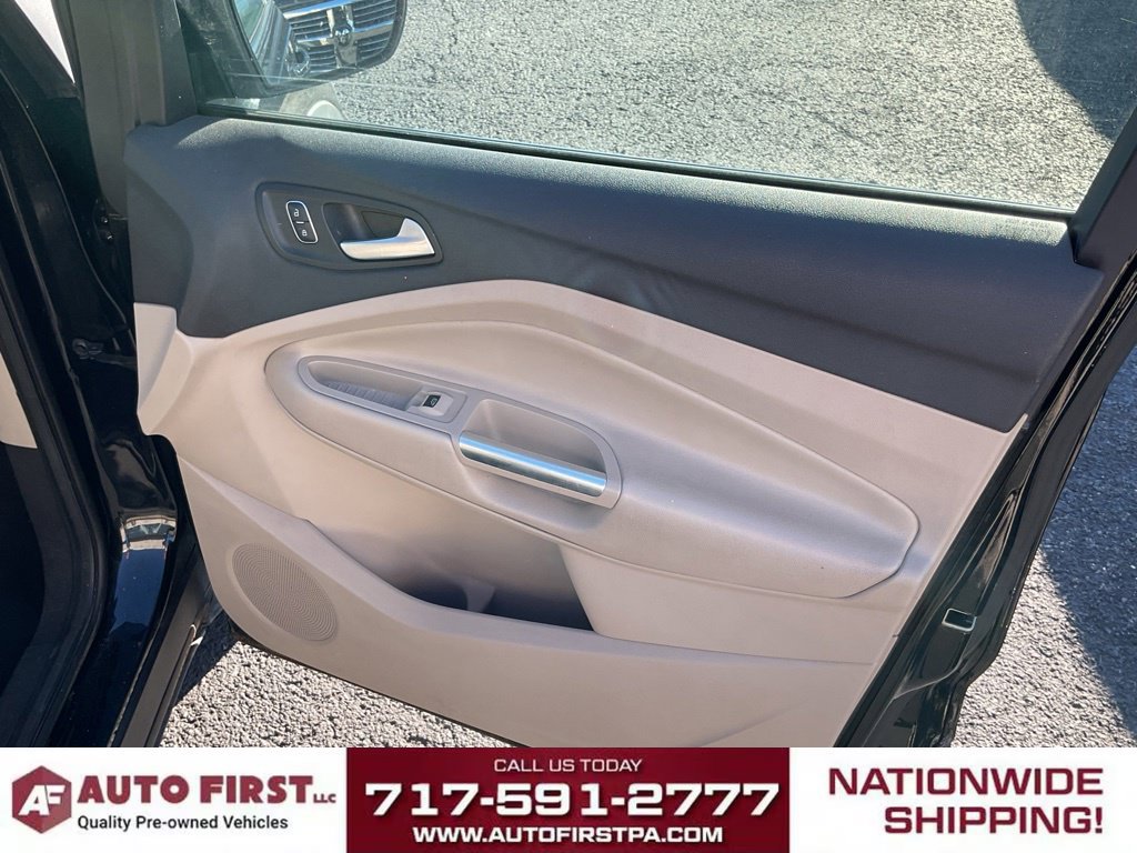Used 2017 Ford Escape Titanium AWD/4WD image 17