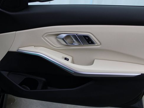 Used 2021 BMW 330i Sedan w/ Convenience Package image 32