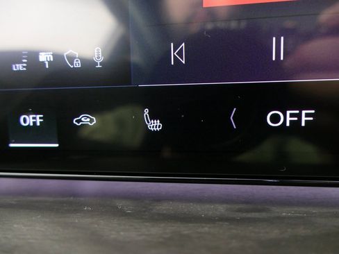 Certified 2025 Audi Q5 2.0T Premium Plus w/ Premium Plus image 19