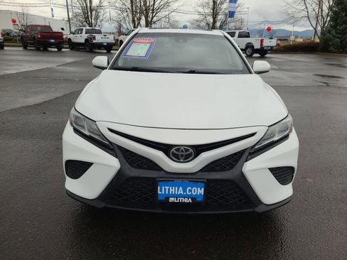 Used 2019 Toyota Camry SE image 14