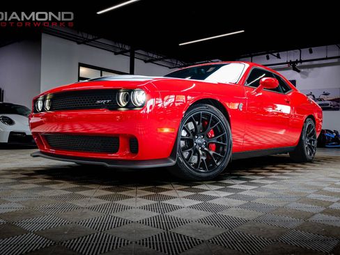 Used 2015 Dodge Challenger SRT Hellcat RWD image 33