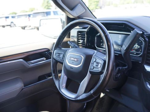 Used 2024 GMC Sierra 1500 SLT w/ X31 Off-Road Package AWD/4WD image 25