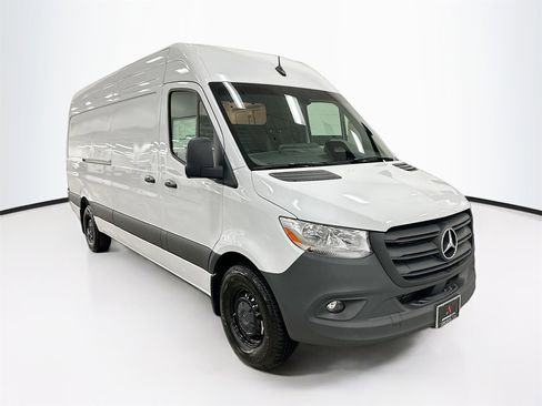 New 2025 Mercedes-Benz Sprinter 2500 image 1