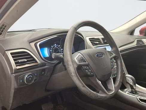 Used 2014 Ford Fusion SE w/ Equipment Group 502A FWD image 7