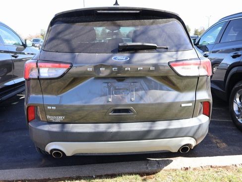 Used 2020 Ford Escape SE image 17