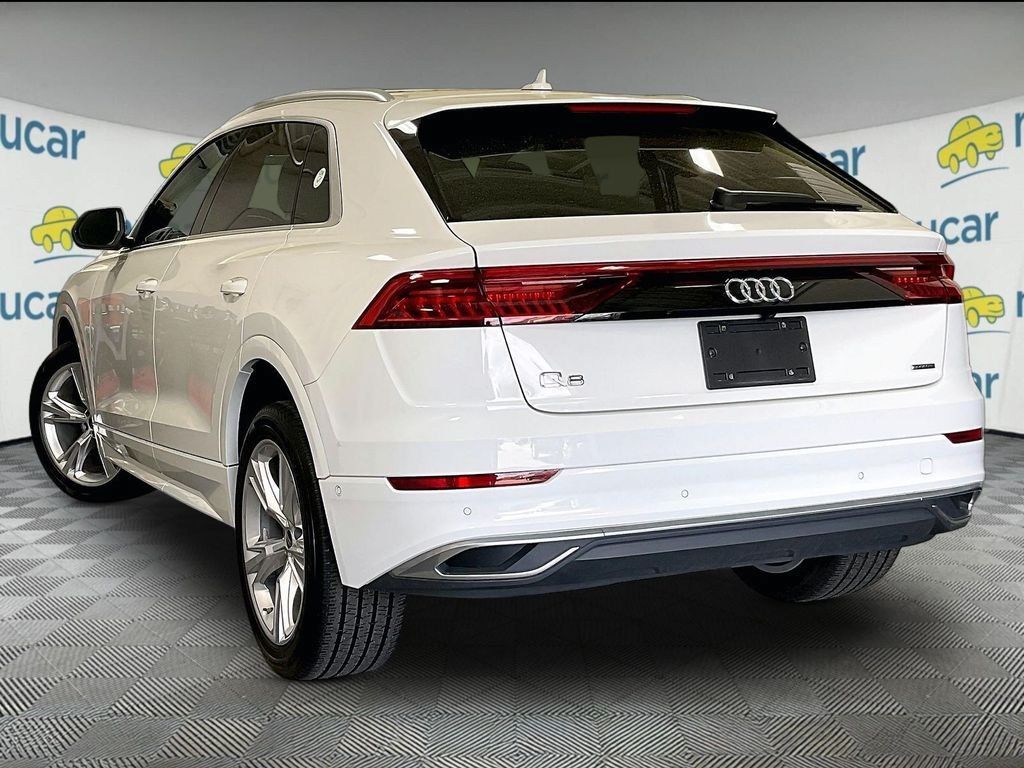 Used 2023 Audi Q8 Premium w/ Convenience Package AWD/4WD image 4