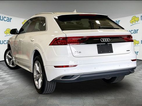 Used 2023 Audi Q8 Premium w/ Convenience Package AWD/4WD image 4
