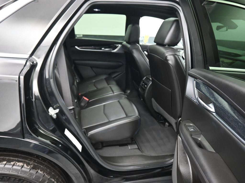 Used 2025 Cadillac XT5 Premium Luxury FWD image 38