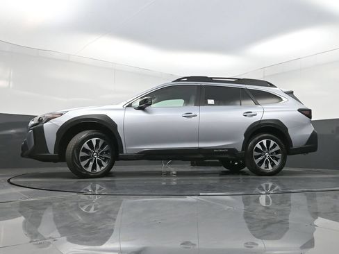 Used 2025 Subaru Outback Limited AWD/4WD image 26